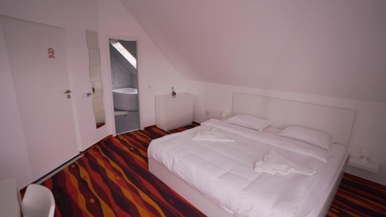 Vivo House Bed and Breakfast Târgu-Mureş Esterno foto