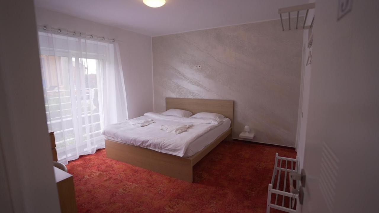 Vivo House Bed and Breakfast Târgu-Mureş Esterno foto