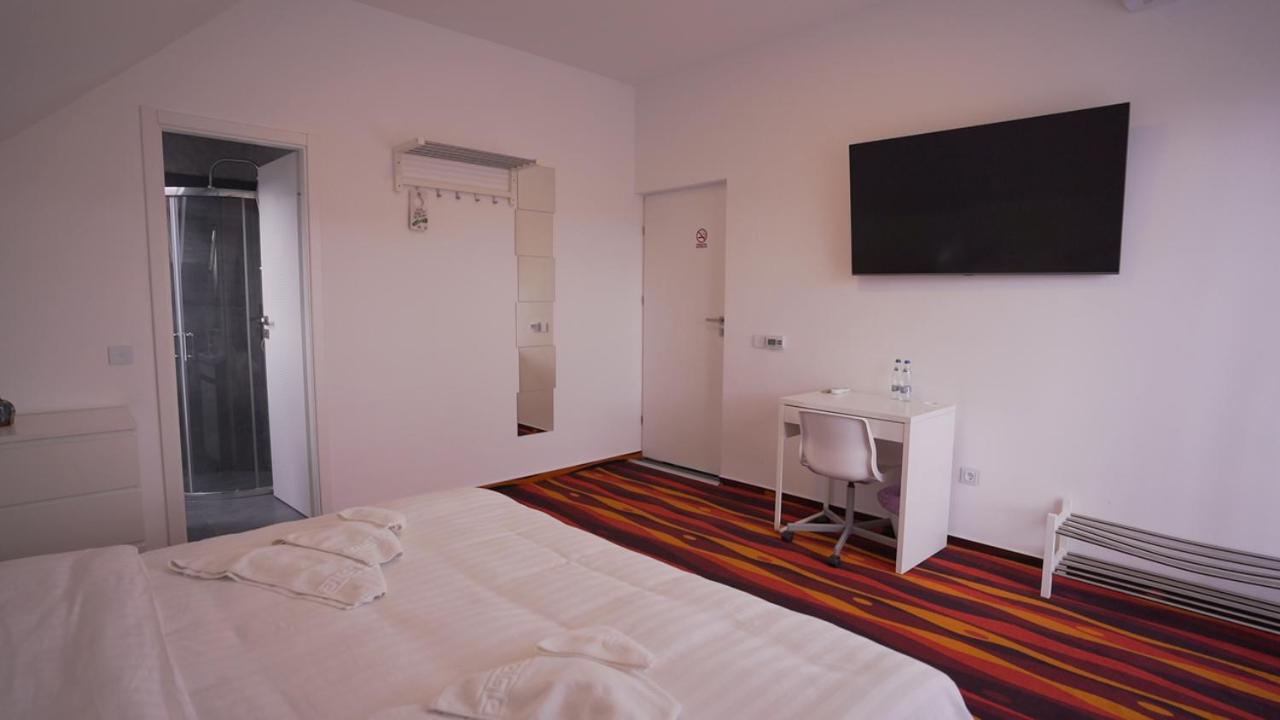 Vivo House Bed and Breakfast Târgu-Mureş Esterno foto