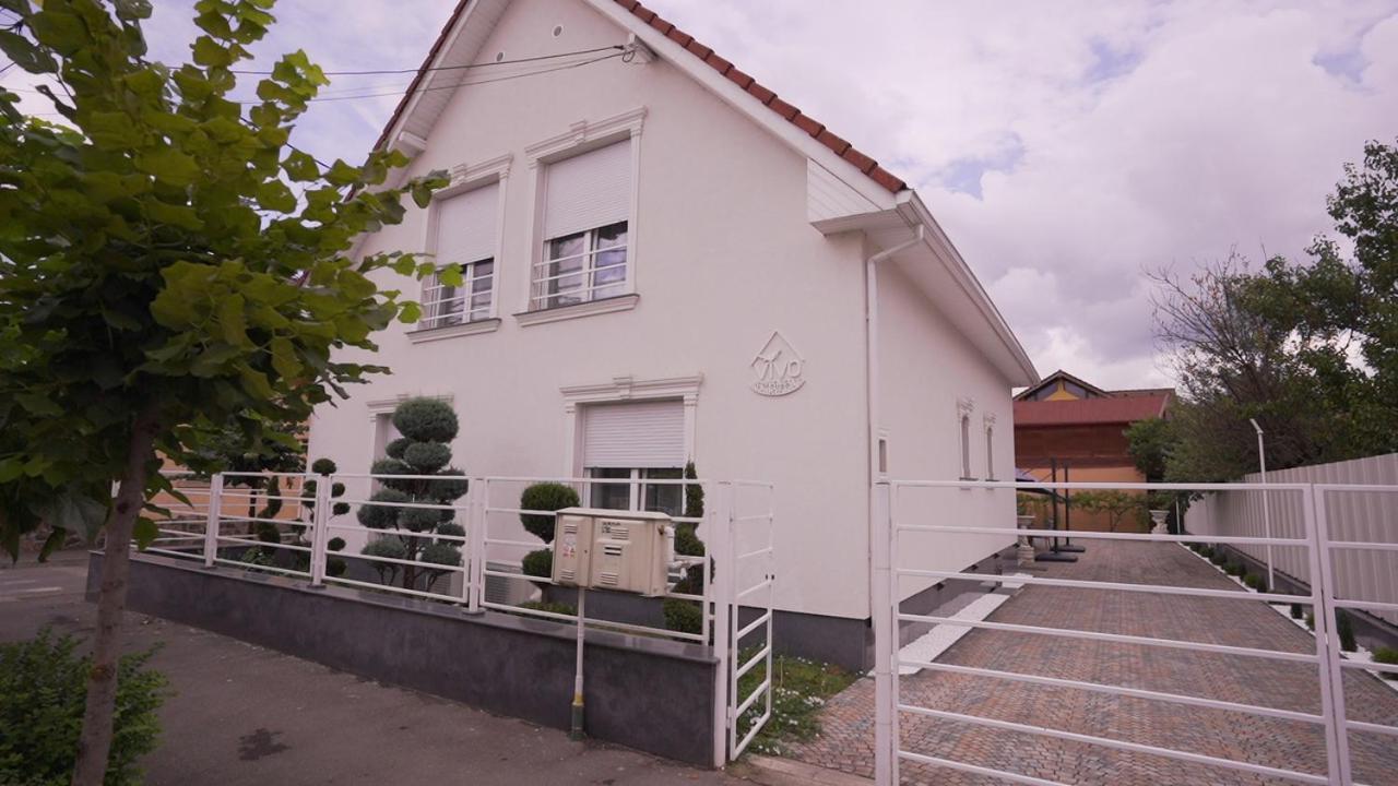 Vivo House Bed and Breakfast Târgu-Mureş Esterno foto