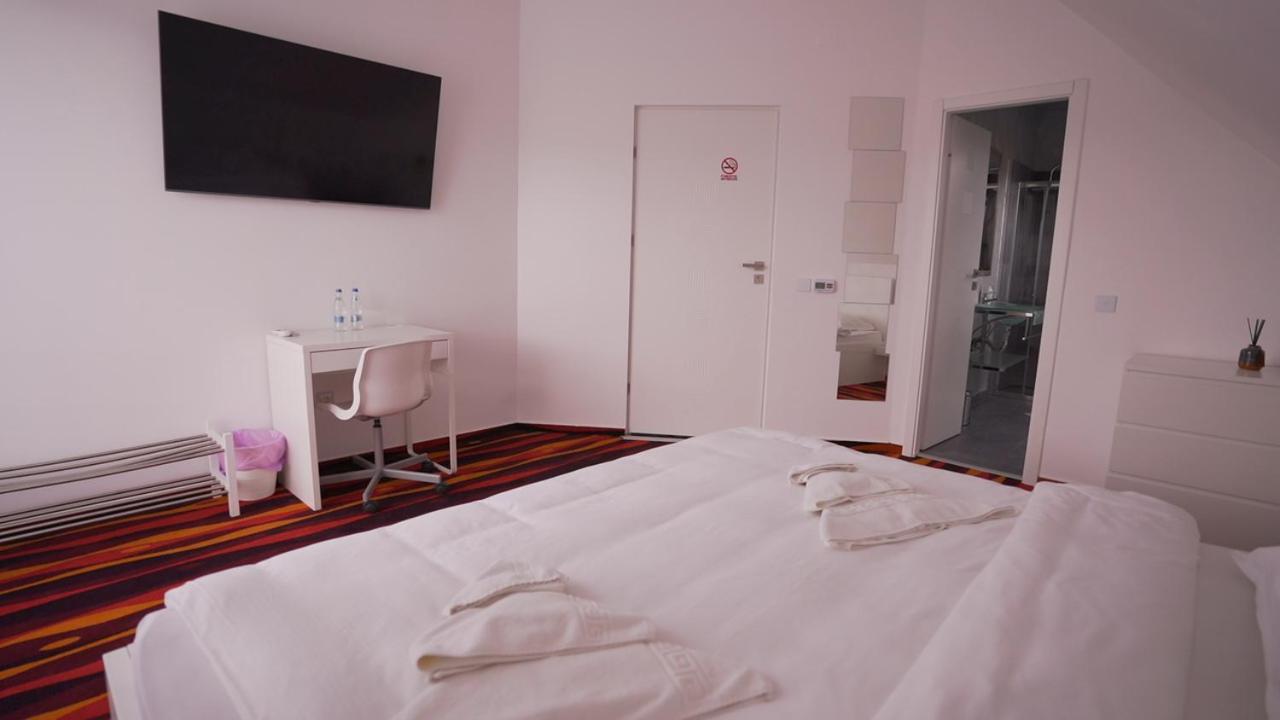 Vivo House Bed and Breakfast Târgu-Mureş Esterno foto